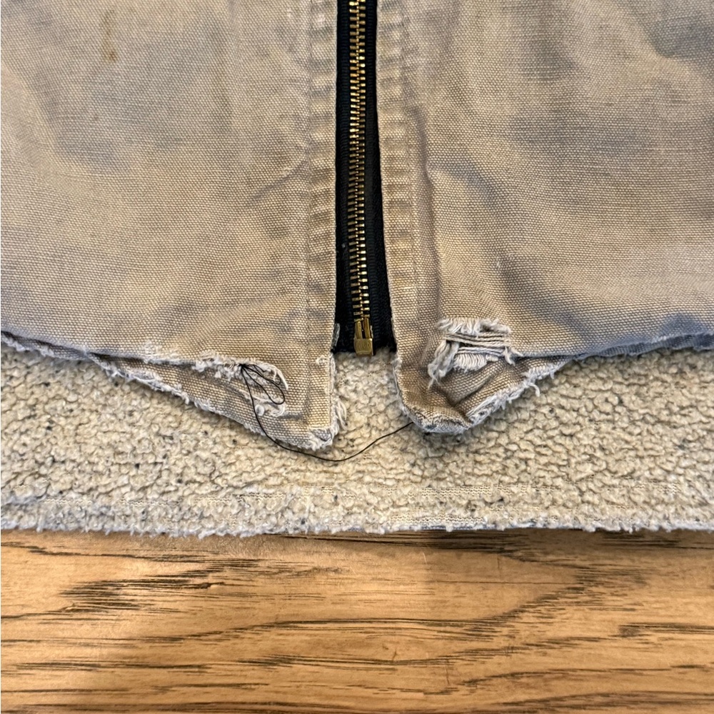 Carhartt Mens Vintage Sherpa-Lined Vest - Picture 3 of 6